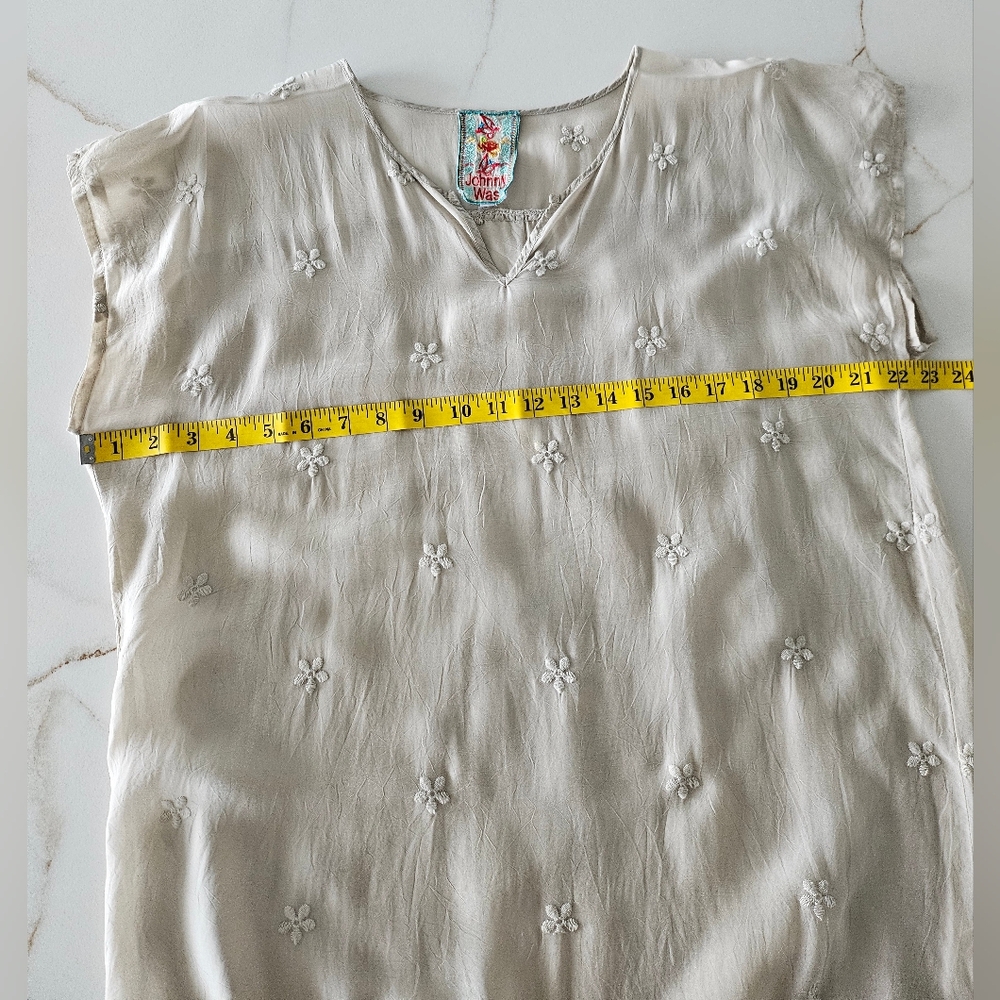 Johnny Was Tunic Embroidered Floral Beige Cupra Rayon Sheer V Neck Top Sz M - Picture 15 of 16